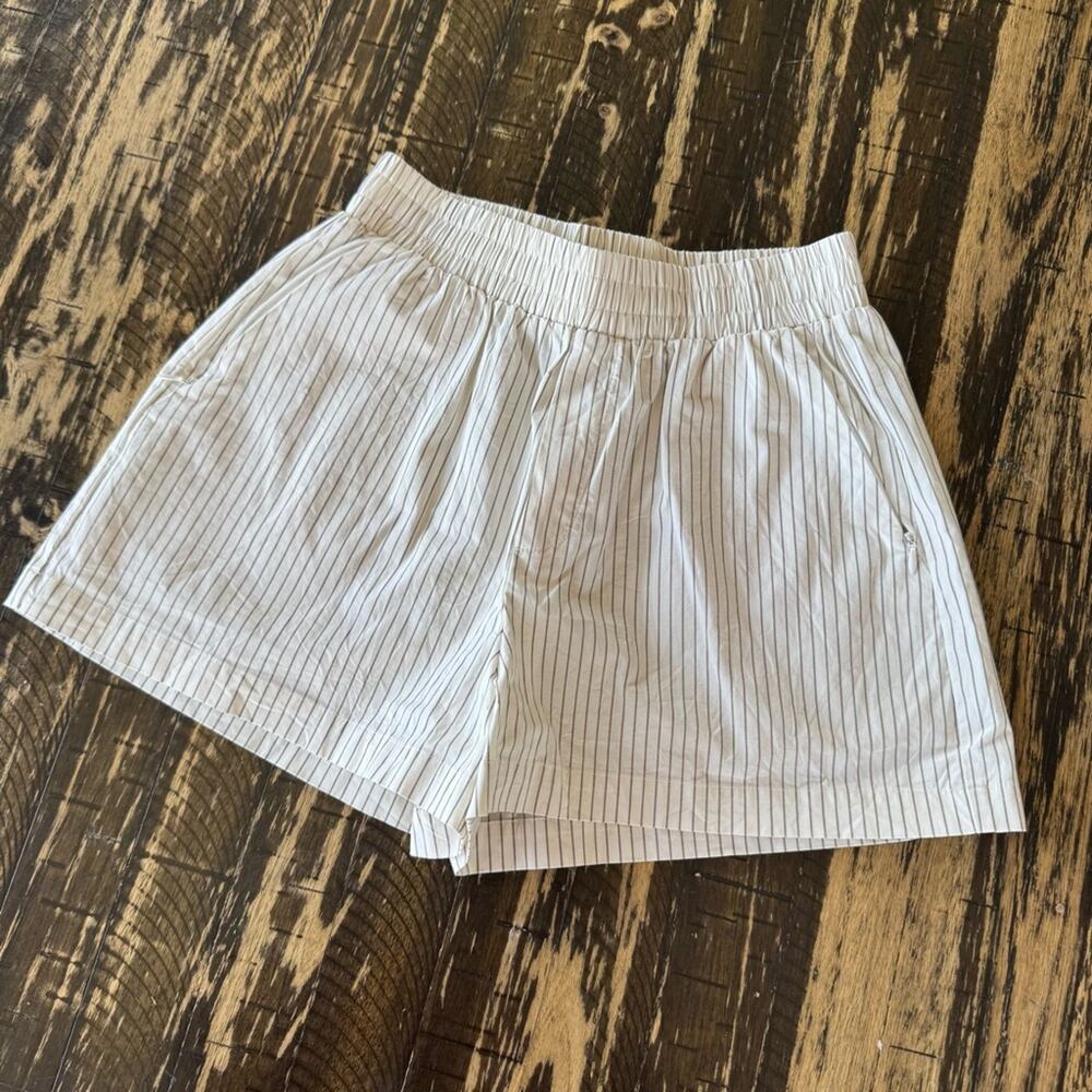 GOOD AMERICAN - Cream & Brown Boxer Style Shorts - SMALL